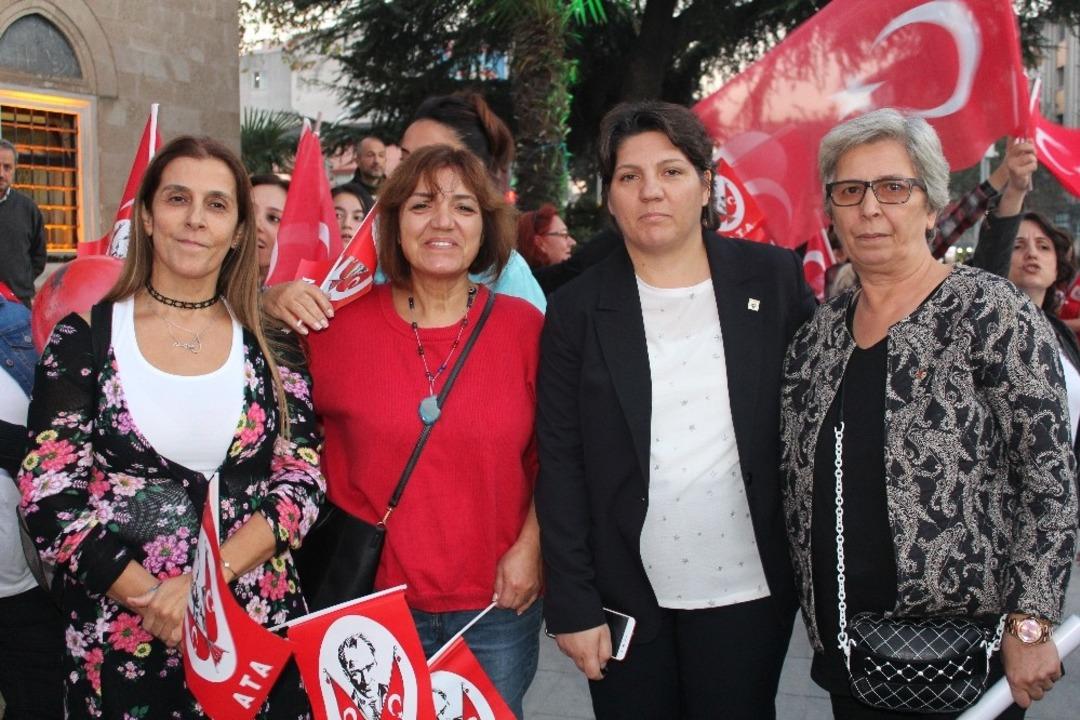 Sakarya&rsquo;da Cumhuriyet coşkusu y&uuml;r&uuml;y&uuml;şle kutlandı