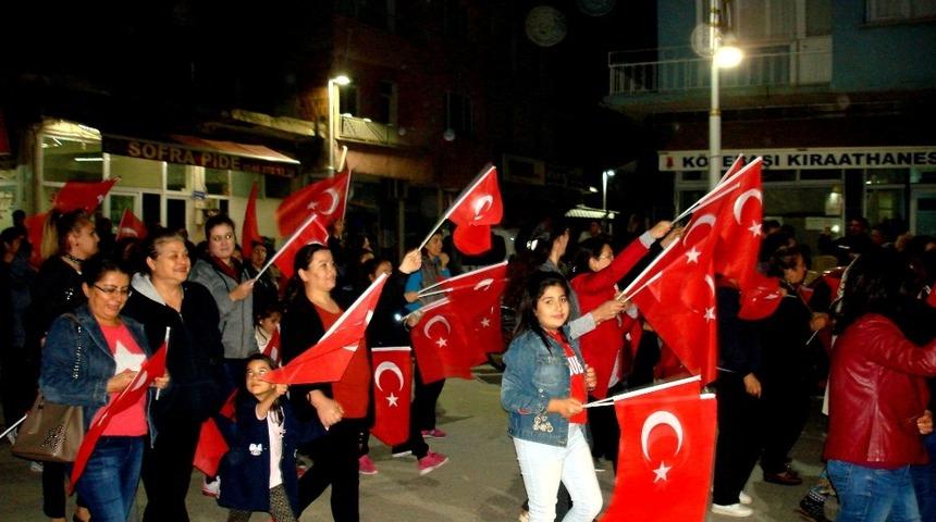 Sarıgöl’de fener alayı yürüyüşü