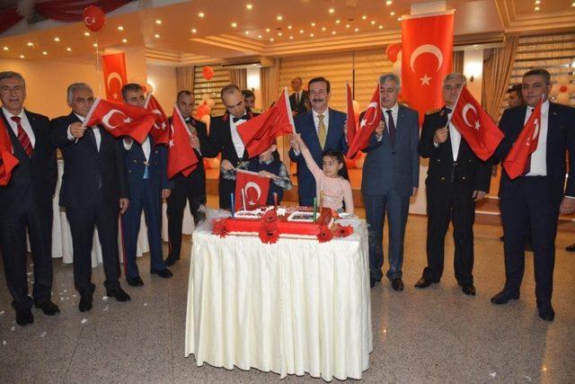 Malatya’da Cumhuriyet Bayramı resepsiyonu