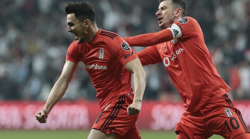 Beşiktaş - Çaykur Rizespor maçında Oğuzhan Özyakup ıslıklandı