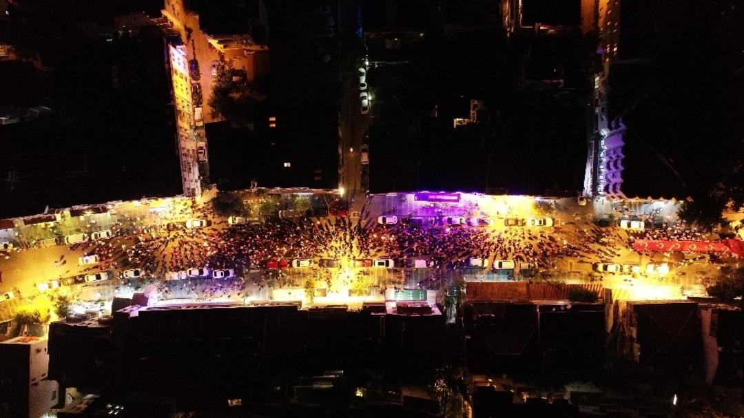 Kaş&rsquo;ta binlerce vatandaş fener alayında buluştu