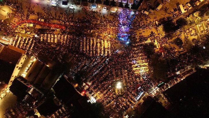 Kaş’ta binlerce vatandaş fener alayında buluştu G3