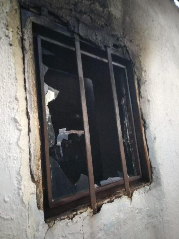 Girdiği marketi önce soydu sonra ateşe verdi G2