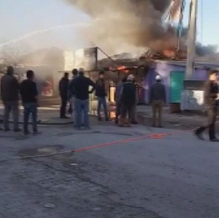 Girdiği marketi önce soydu sonra ateşe verdi G3