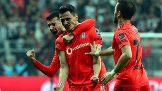 Mustafa Pektemek'in 2 gol atması sosyal medyayı salladı