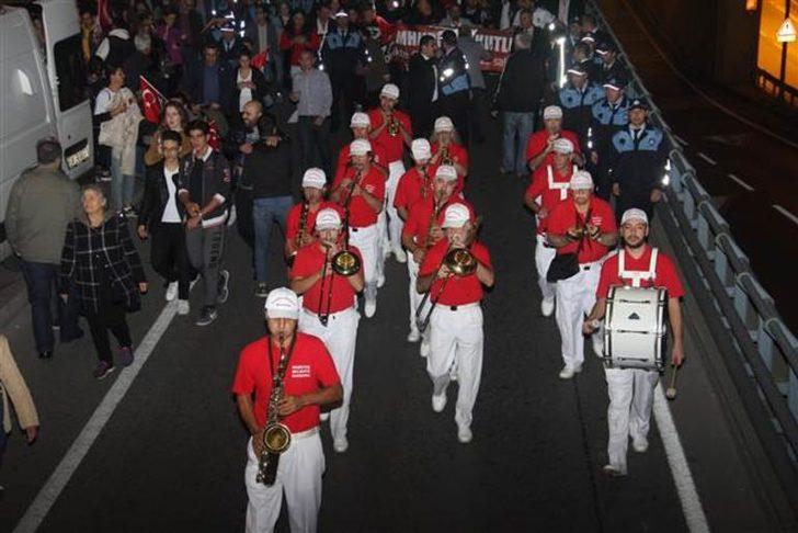 Türkiye uyumadı! Binler Cumhuriyet'in 95. yılını böyle kutladı G4