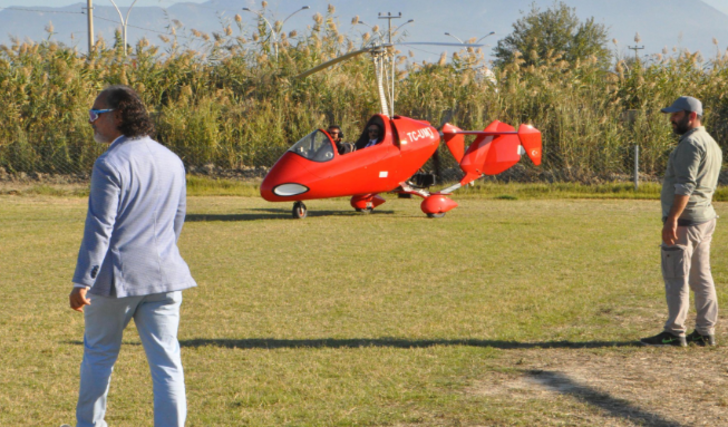 Hava taksi 'gyrocopter'i deneyen vali: Kuş gibi uçtu  G2