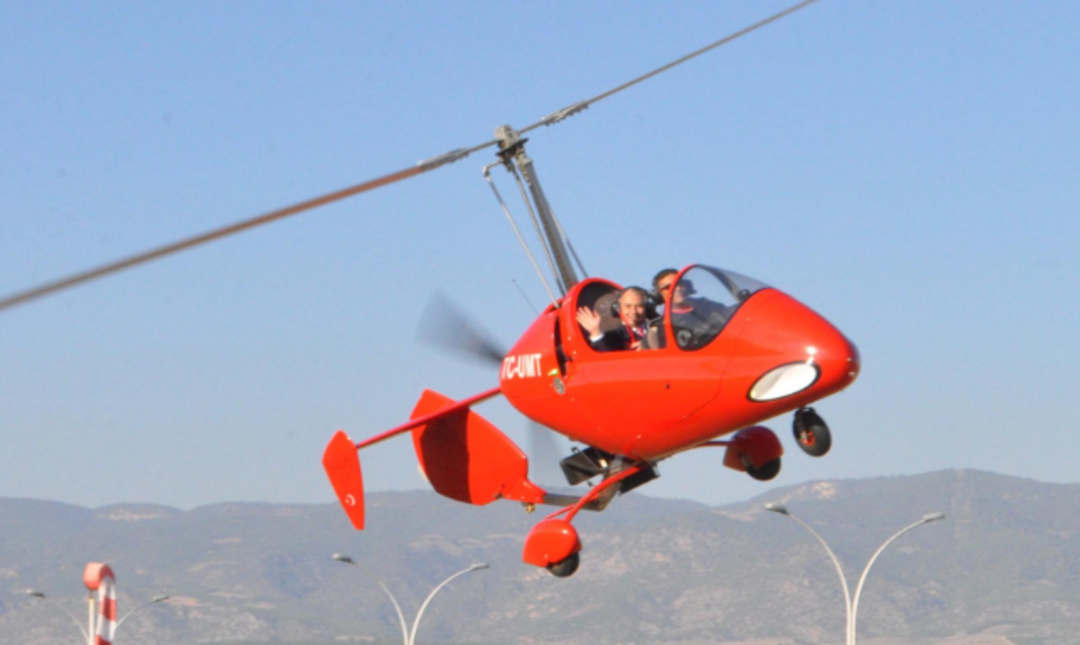 Hava taksi 'gyrocopter'i deneyen vali: Kuş gibi u&ccedil;tu 