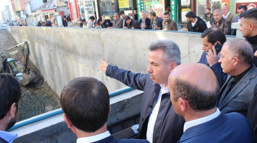 Ağrı&rsquo;da D&ouml;rtyol Kavşağı trafiğe a&ccedil;ıldı