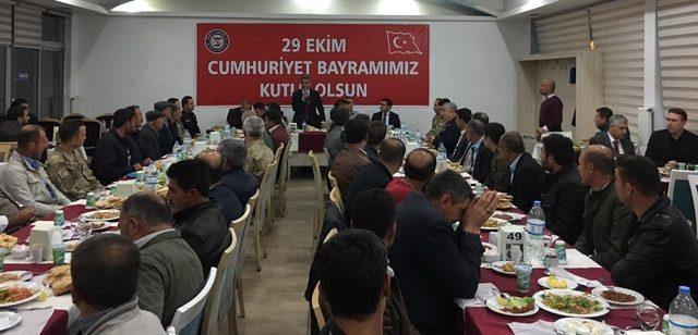 Kaymakam Özkan, güvenlik güçlerini yemekte ağırladı