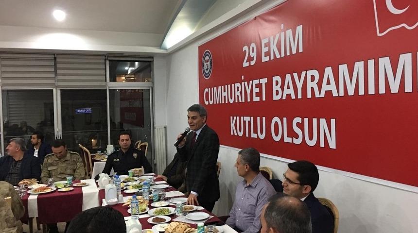 Kaymakam &Ouml;zkan, g&uuml;venlik g&uuml;&ccedil;lerini yemekte ağırladı