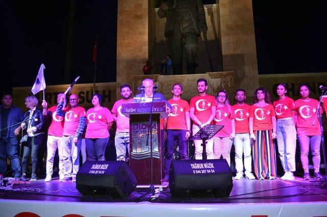 Didim’de 29 Ekim fener alayı düzenlendi