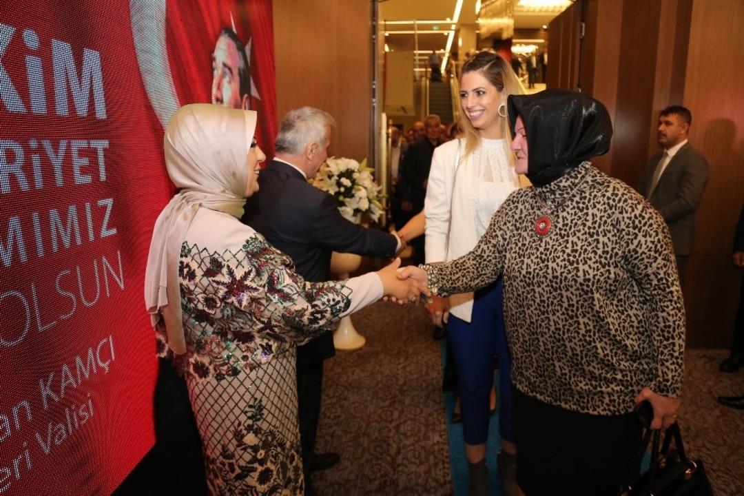 Vali Kam&ccedil;ı: &ldquo;Cumhuriyet bağımsız varlığımızın miladıdır&rdquo;