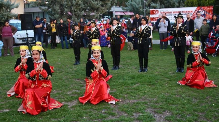 Ke&ccedil;i&ouml;ren&rsquo;de cumhuriyet coşkusu