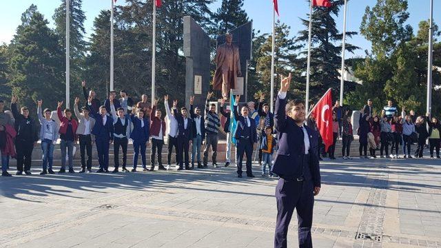 Develi Ülkü Ocakları Cumhuriyet Meydanı’nda Ülkücü Yemini Etti