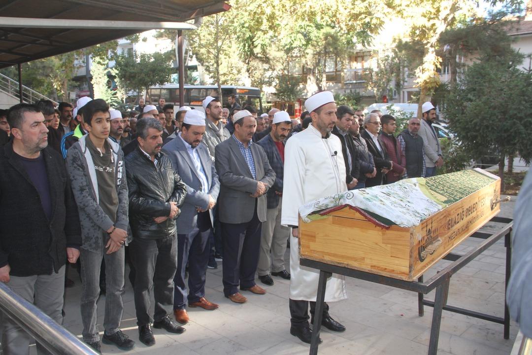 Acı haber peş peşe geldi! Yalnızca 10 dakika arayla...