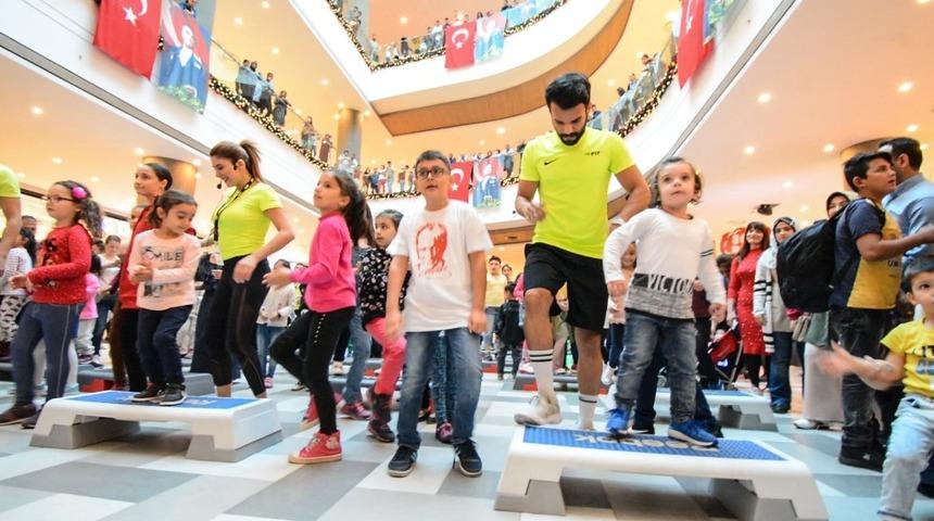 Adana&rsquo;da 29 Ekim coşkusu Optimum&rsquo;da yaşandı