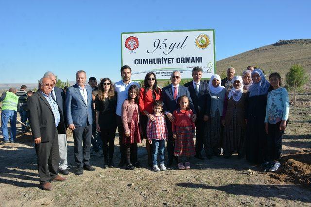 Niğde’de fidanlar toprakla buluştu 3