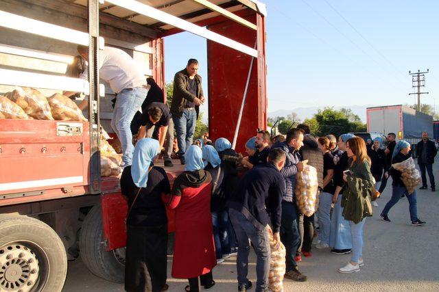 İşçilere kilosu 50 kuruştan patates sattılar