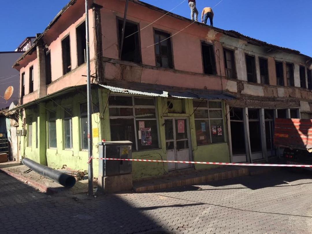 Aynalı Kahvenin restorasyonuna başlandı