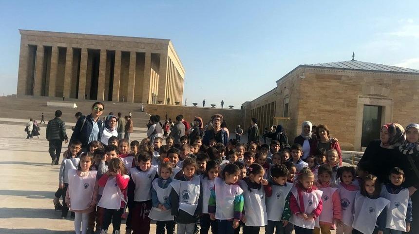 Kreş &ouml;ğrencilerinden Cumhuriyet Bayramı&rsquo;nda Ata&rsquo;ya ziyaret