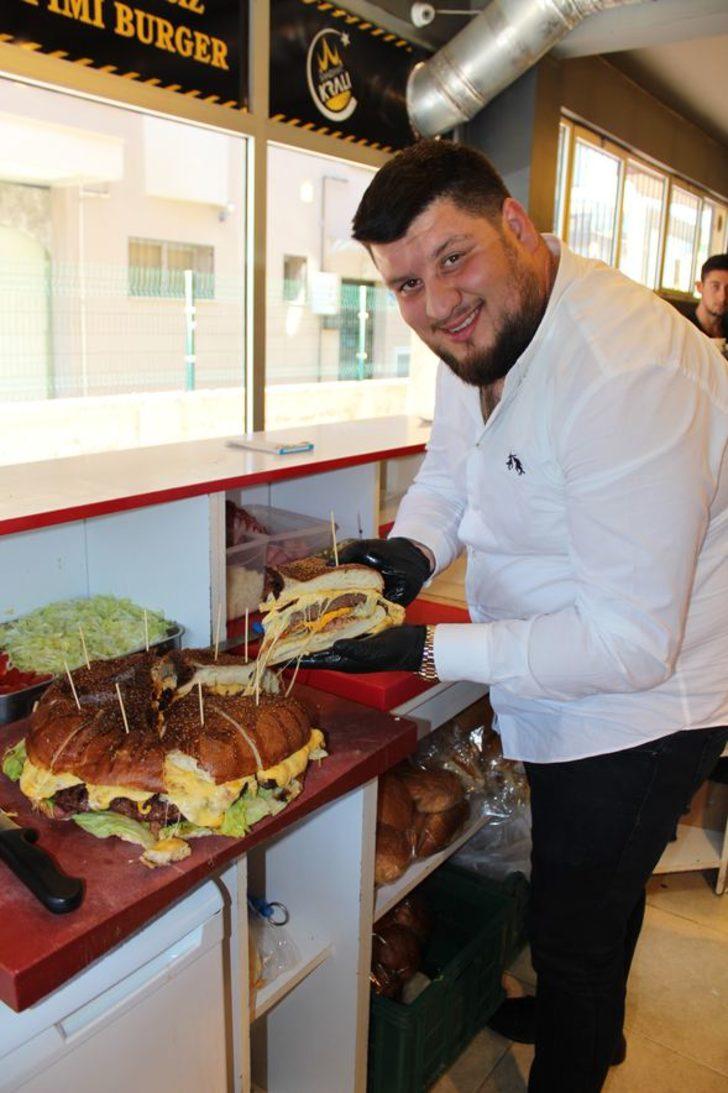 İzmir’de 5 kiloluk dev hamburger  G3