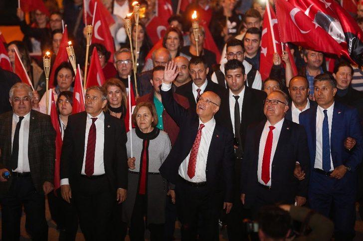 Cumhuriyet ateşi Yenimahalle’de yakıldı G3