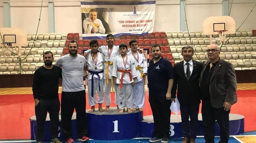 Minik judoculardan b&uuml;y&uuml;k başarı