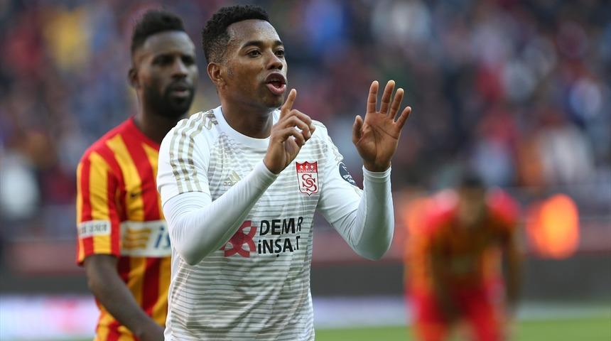 Robinho'nun Kayserispor ma&ccedil;ında g&ouml;rd&uuml;ğ&uuml; kartın sebebi ortaya &ccedil;ıktı