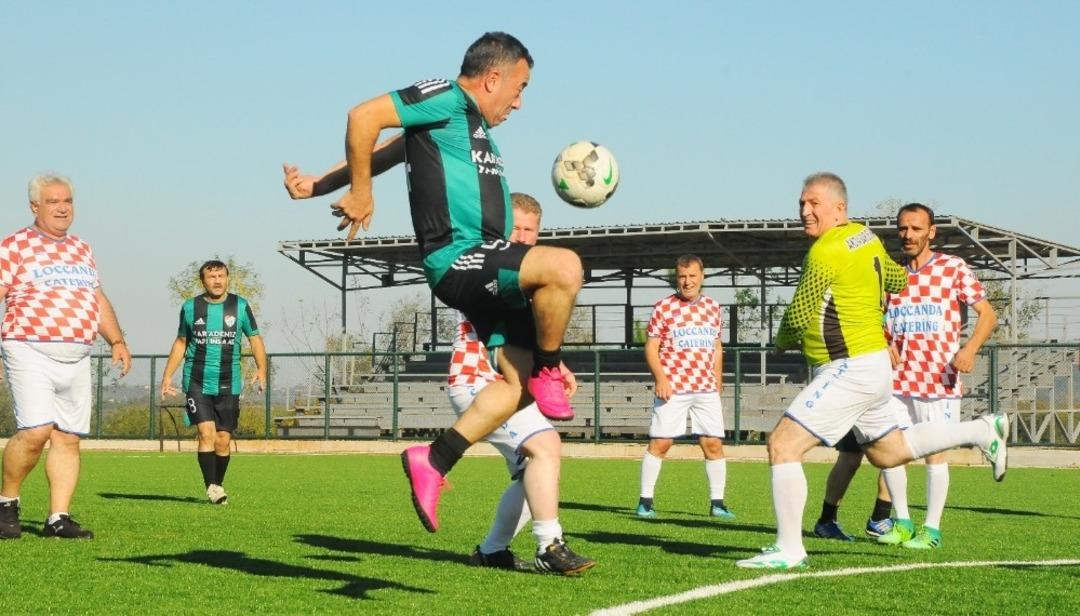 Sakarya&rsquo;da Cumhuriyet coşkusu yeşil sahalara taştı