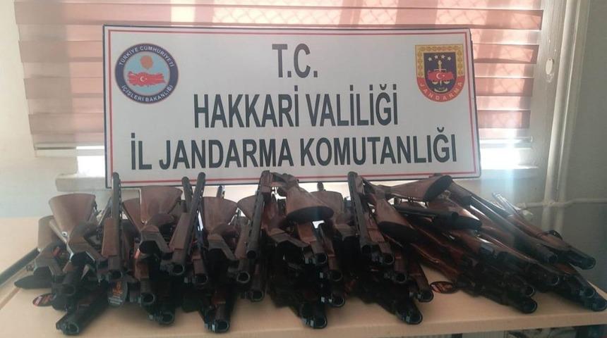Şemdinli&rsquo;de 30 adet av t&uuml;feği ele ge&ccedil;irildi