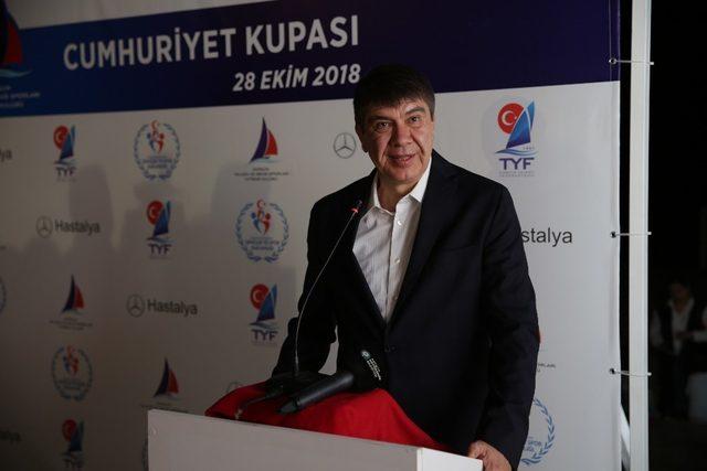 Başkan Türel: “Kısır çekişmeler Antalya’ya zaman kaybettiriyor”