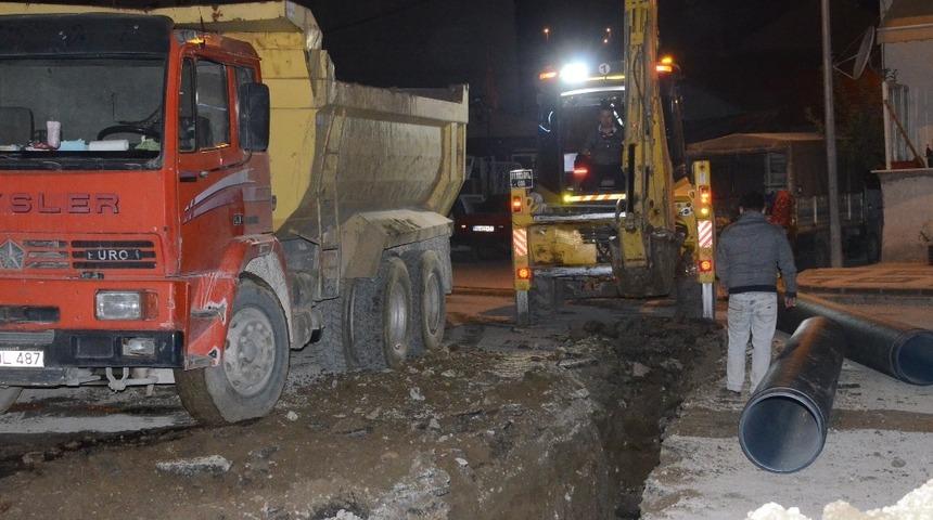 Alt yapı &ccedil;alışmaları gece g&uuml;nd&uuml;z devam ediyor