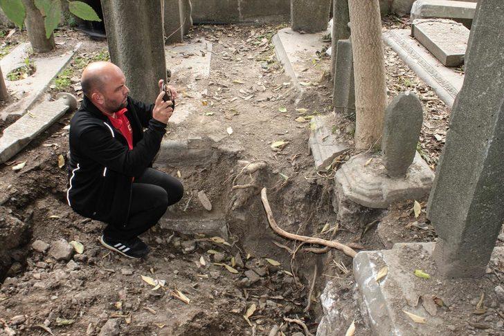 İstanbul'un tarihi mezarlığı definecilerin hedefinde  G3