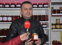 Sinoplu arıcı, ballarını internetten satıyor