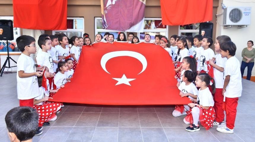 Gazipaşa İlkokulu’nda Cumhuriyet coşkusu