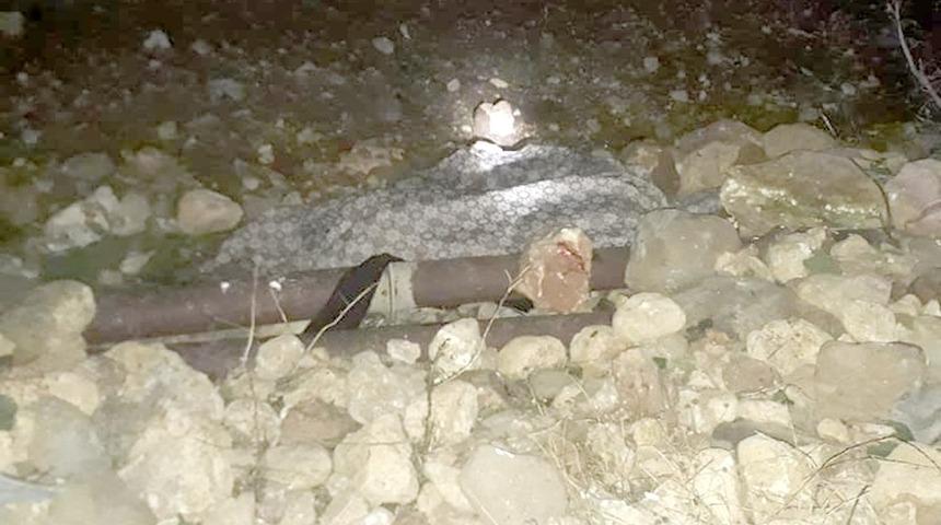 Otomobil karşıdan karşıya ge&ccedil;en yayalara &ccedil;arptı: 2 &ouml;l&uuml;, 1 yaralı