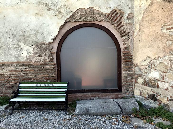 Camiye cam kapı rezilliği! Tepkiler çığ gibi büyüyor G3