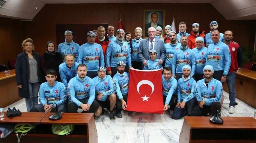 Bisiklet&ccedil;iler Kazım Kurt ile buluştu