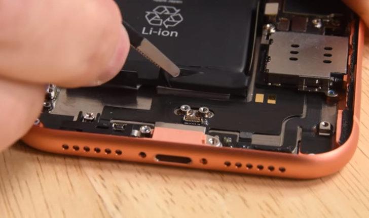 Apple'ın yeni oyuncağı iPhone XR parçalarına ayrıldı! İçinden bakın ne çıktı? G2