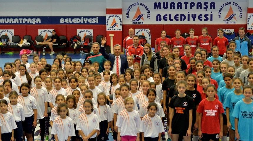 Muratpaşa&rsquo;dan &lsquo;Minik Melekler Hentbol Turnuvası&rsquo;