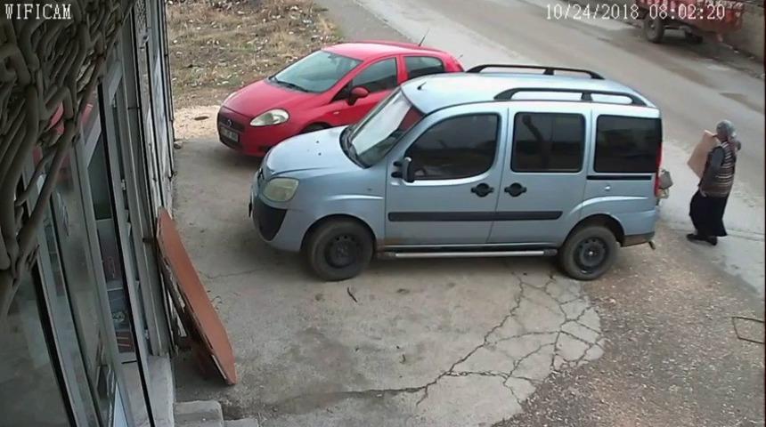 Ekmek tahtası &ccedil;alan kadın her yerde aranıyor