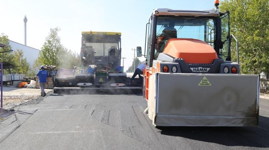 Ereğli Belediyesi OSB&rsquo;de asfalt &ccedil;alışmalarına devam ediyor