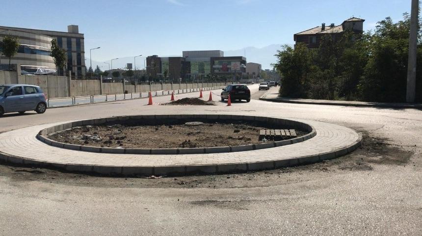 Trafiğin akışını rahatlatmak i&ccedil;in &ccedil;alışma yapılıyor