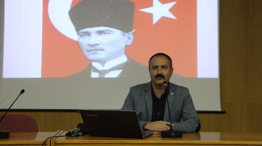 Elazığ&rsquo;da "Bir Şiir Atat&uuml;rk" konferansı