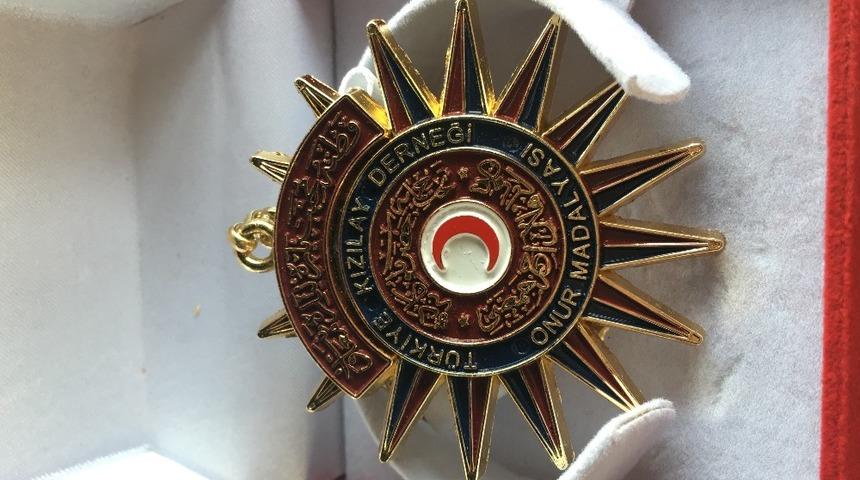 T&uuml;rk Kızılay Bilecik Şubesine b&uuml;y&uuml;k &ouml;d&uuml;l