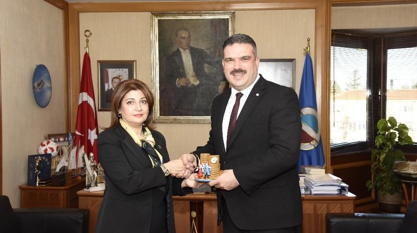 Azerbaycan Parlamentosu Milletvekili Cebrailova&rsquo;dan Rekt&ouml;r Prof. Dr. &Ccedil;omaklı&rsquo;ya ziyaret