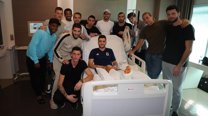 Takım arkadaşlarından Oğuz Kağan G&uuml;&ccedil;tekin'e ziyaret