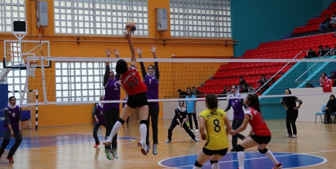 YY&Uuml;&rsquo;de T&uuml;rkiye-İran dostluk m&uuml;sabakaları başladı