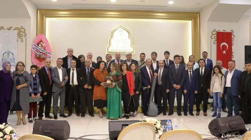 Erzurumlu Emrah ile Ercişli Emrah Niksar&rsquo;da Anıldı